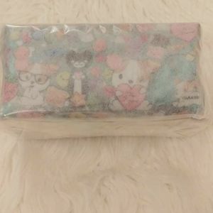 🐶FIRM! NWT TOO FACED CLOVER MAKEUP BAG (LAST AND FINAL ONE AVAILABLE)